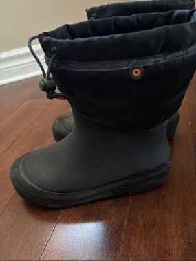 BOGS size 3 waterproof winter boots